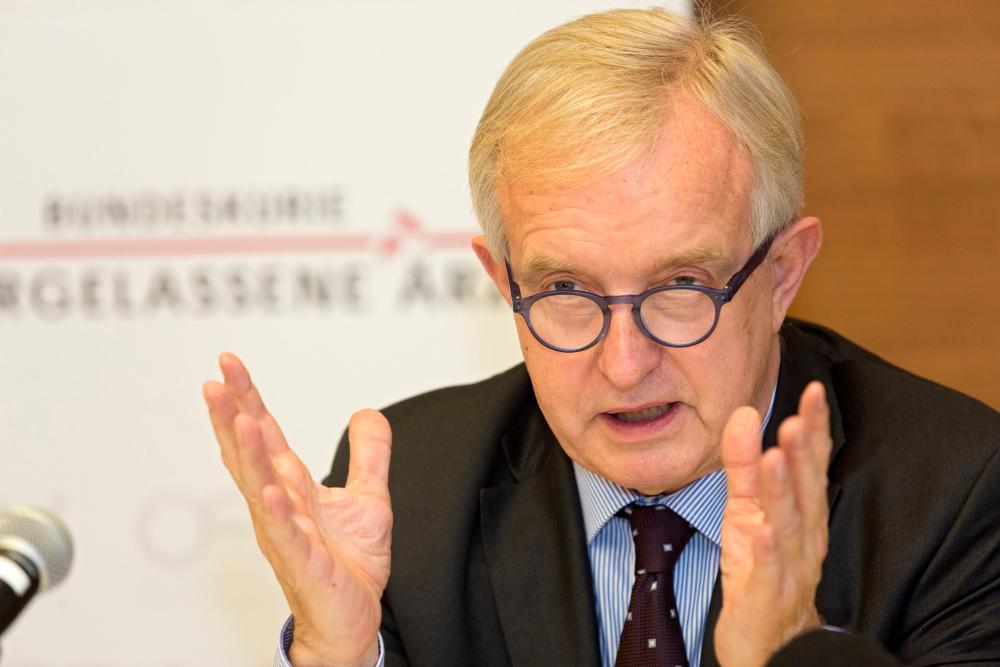 MR Dr. Johannes Steinhart