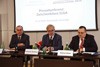 Mayer, Steinhart und Bayer bei Pressekonferenz